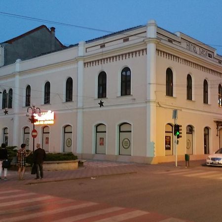 Hotel Dacia Lugoj Zewnętrze zdjęcie